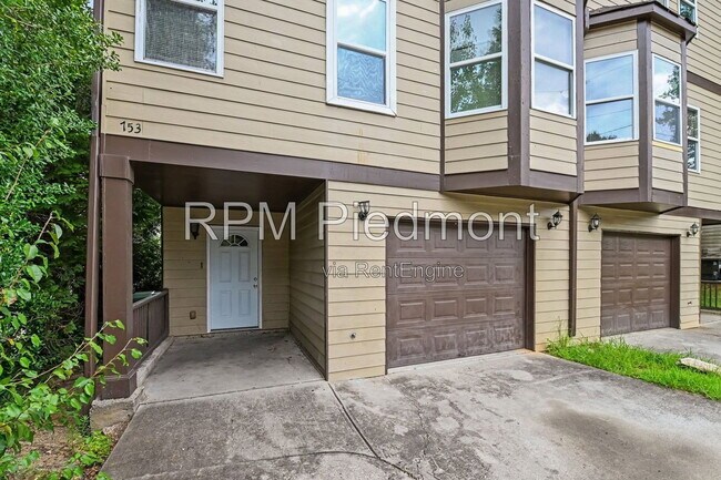 Building Photo - 753 Prince Pl NW