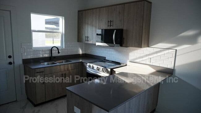 Foto del edificio - 2908 Charlie Rd
