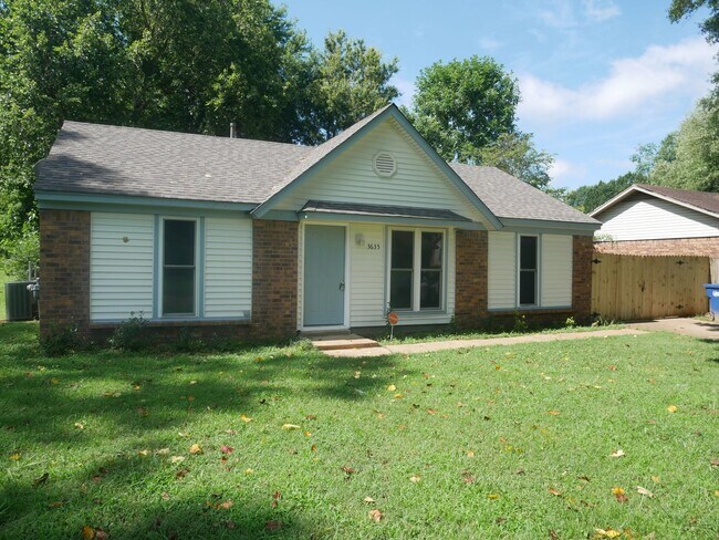 Photo - 3635 Pembrook Dr House