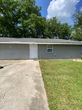 Building Photo - 318 Auburn Dr