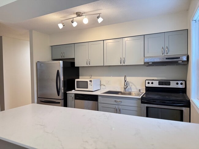 Kitchen 2 - 25 Baycrest Dr Apartment