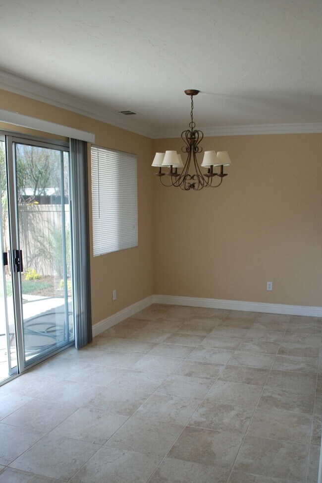 Foto del edificio - 1712 Glenview Dr