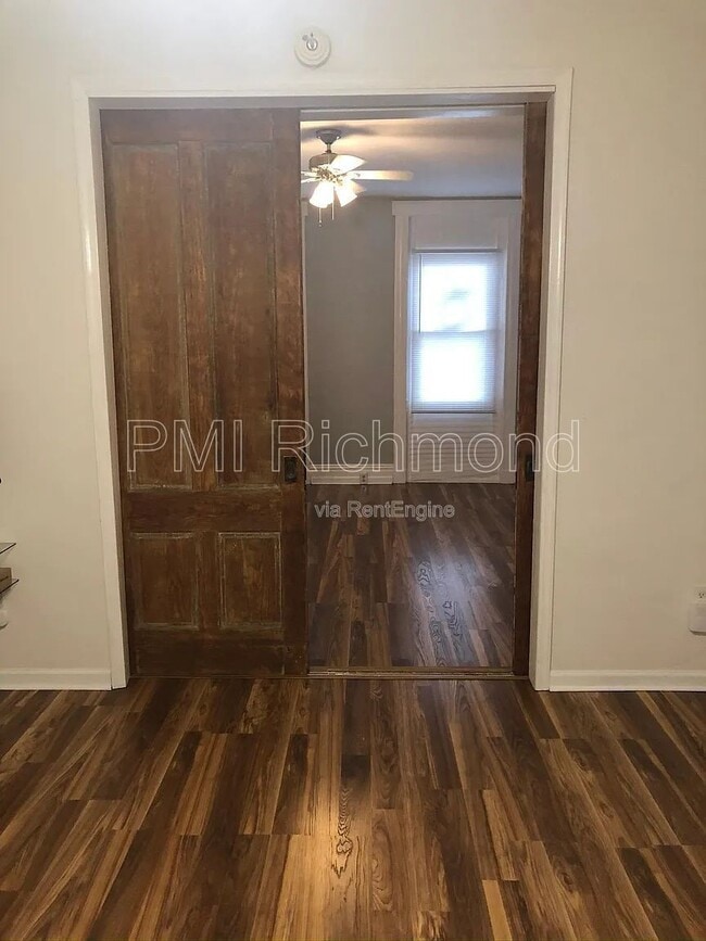 Foto del edificio - 3319 E Marshall St
