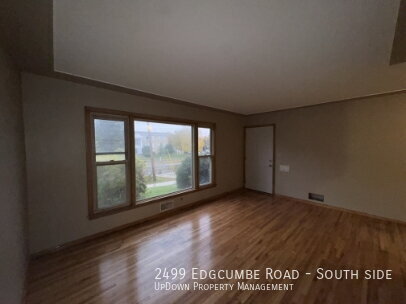 Foto del edificio - 2499 Edgcumbe Rd