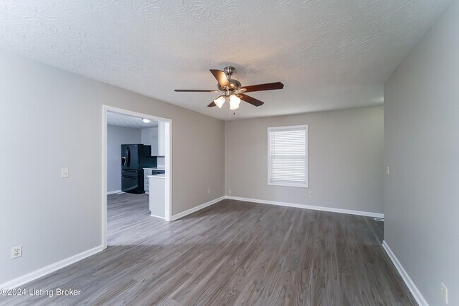 Foto del edificio - 6905 Wood Rd