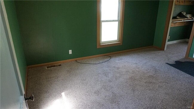 Building Photo - 136 Barben Ave