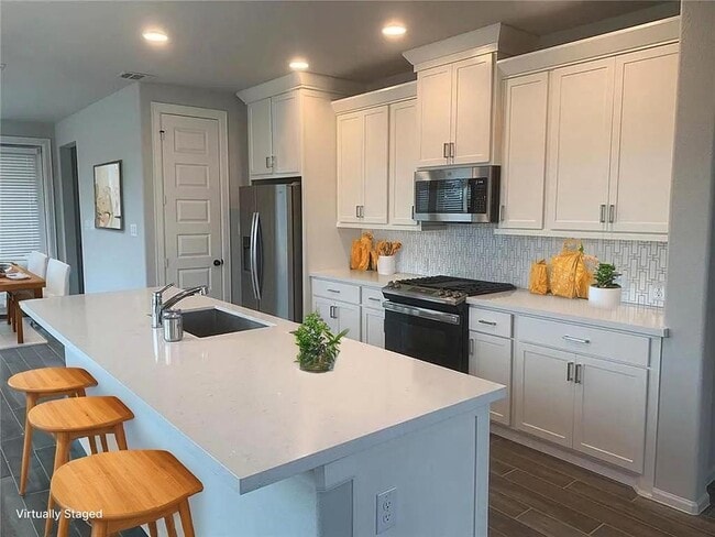 Building Photo - 936 Azul Lagoon Dr