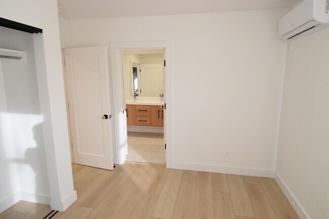 Foto del edificio - 317 Ocean Park Blvd