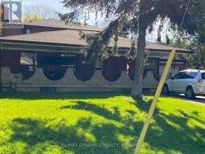 Building Photo - 76 Westona St