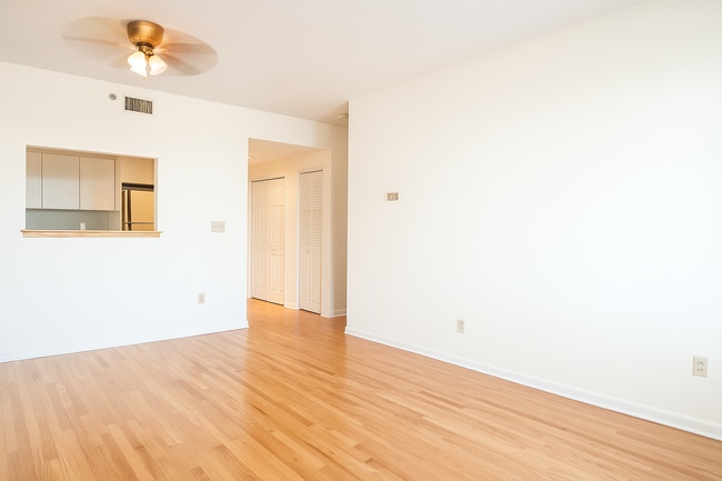 Building Photo - 315 Rantoul St