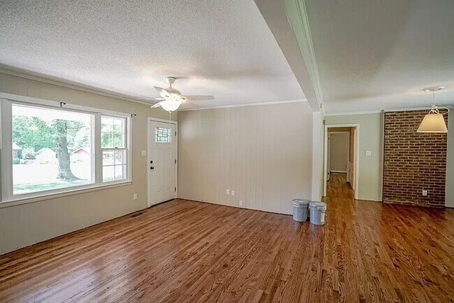 Foto del edificio - Charming 3BD, 1.5BA Garner Home Near White Oak Crossing