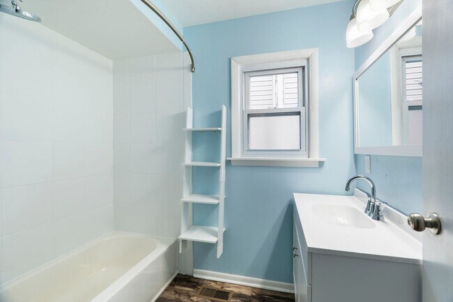 Foto del edificio - 3 Bedroom Single Family Home - AVAILABLE NOW