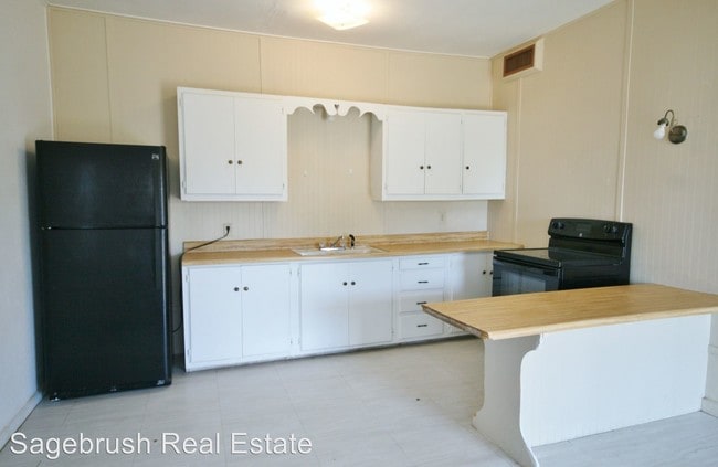 Building Photo - 2 br, 1 bath House - 300 Sheldon St.