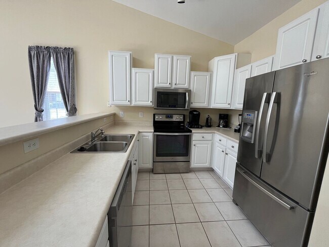 Foto del edificio - Discover this well-appointed 3-bedroom plus bonus room , 2-bath home in Carleton Place
