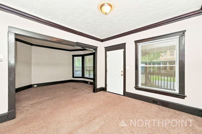 Foto del edificio - 10911 Hathaway Ave