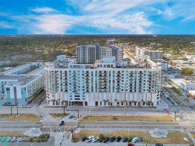 Building Photo - 140 S Dixie Hwy
