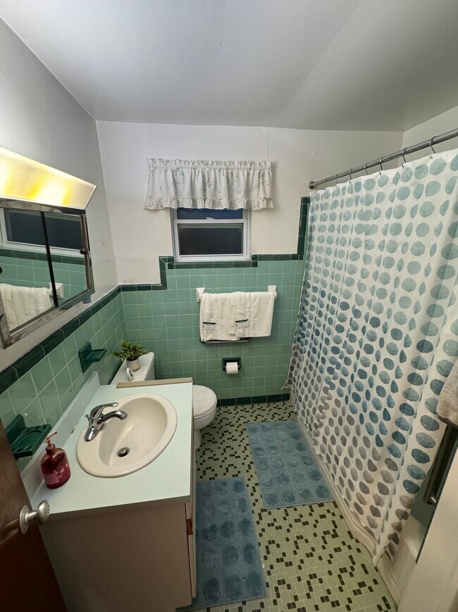 Foto del edificio - 225 E Walnut St
