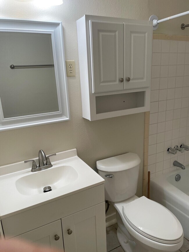 Building Photo - 534 Homewood Pl