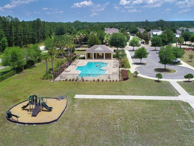 Building Photo - 3340 Roundabout Drive