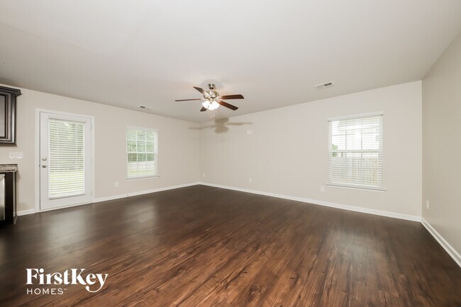 Foto del edificio - 307 Sawyer Ln