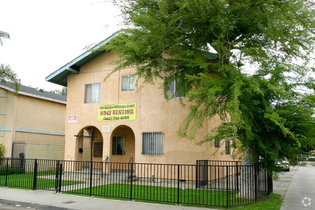 Building Photo - 1135 E 12th St