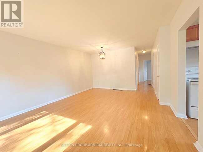 Building Photo - 319 Dovedale Dr