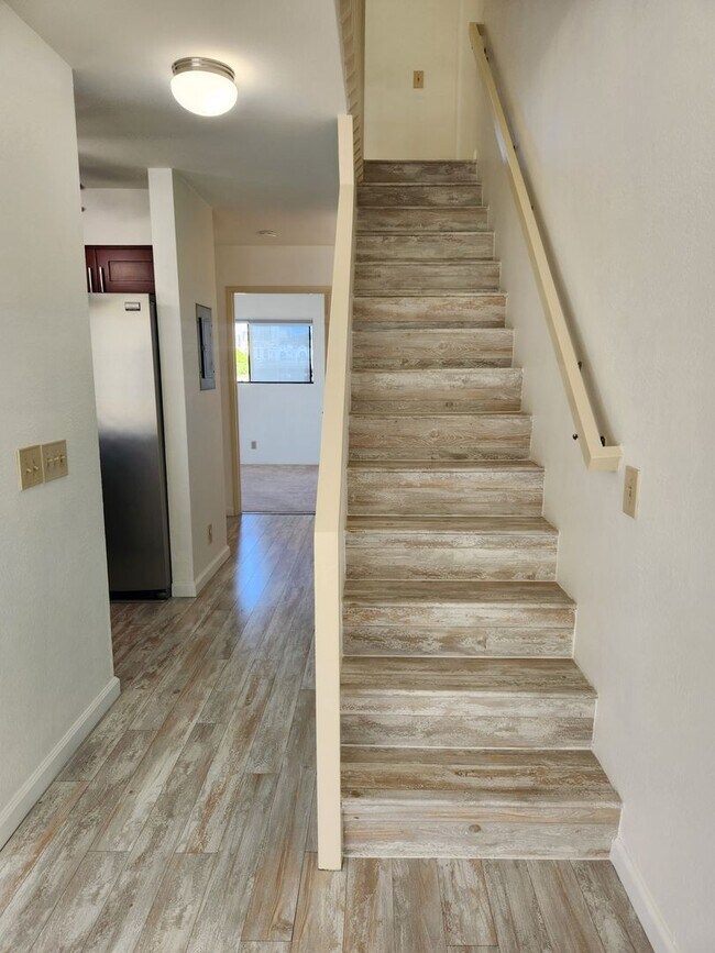 Building Photo - 2317