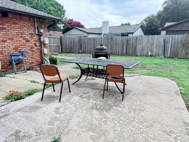 Building Photo - 5024 Middleton Cir