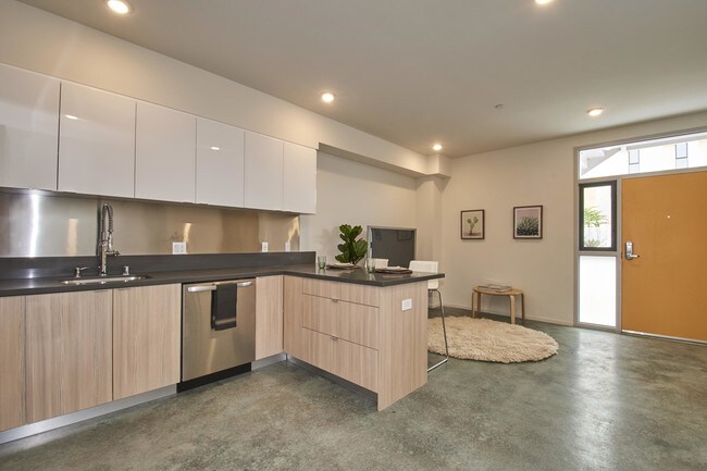 Building Photo - 1 bedroom in Los Angeles CA 90057