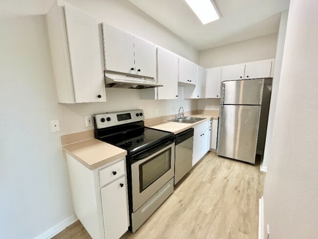 Foto del edificio - 2403 W Platt St