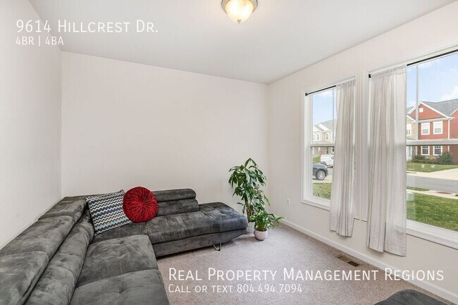 Foto del edificio - 9614 Hillcrest Dr