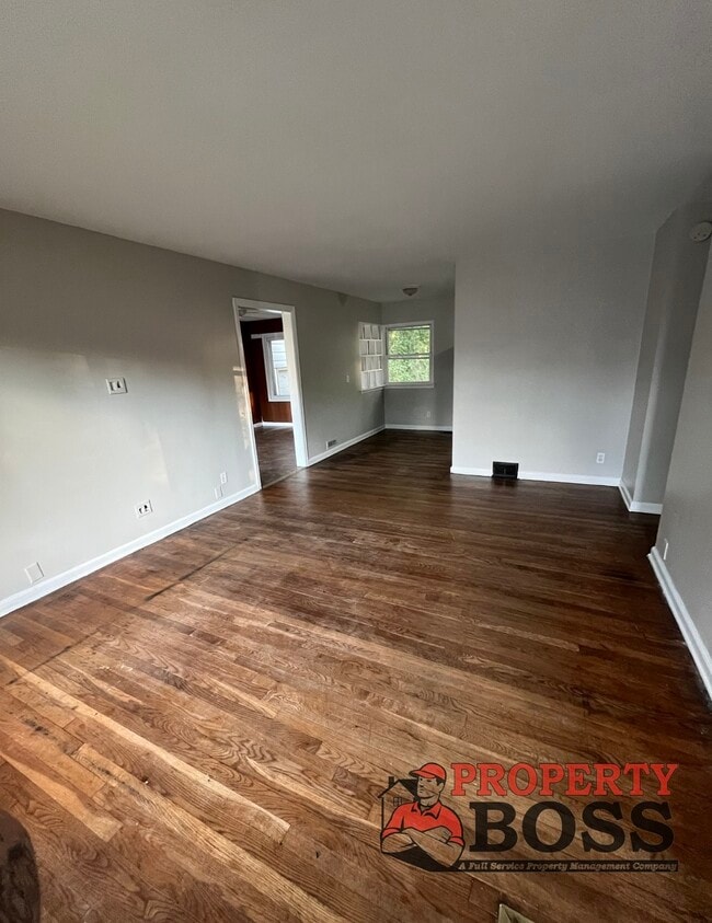 Building Photo - 1039 E 11th Ct