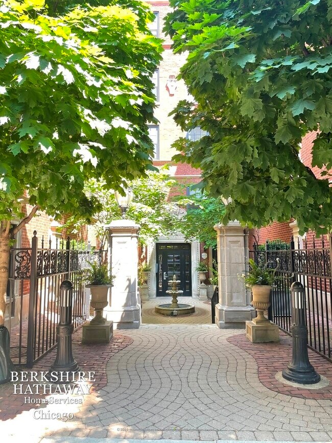 Foto del edificio - 444 W Roslyn Place
