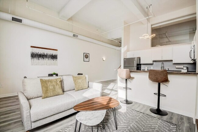 Foto del edificio - 50 N Illinois St