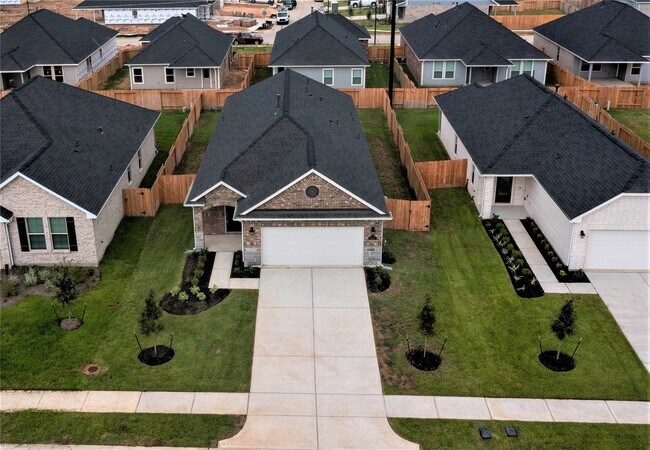 Building Photo - 31227 Conover Dr