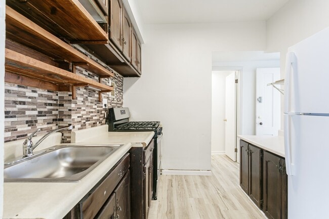 Building Photo - 26 Brockway Pl