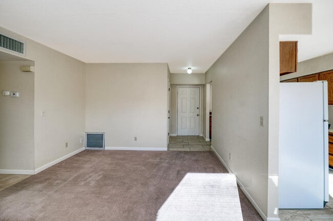 Building Photo - 4208 Ave Palermo