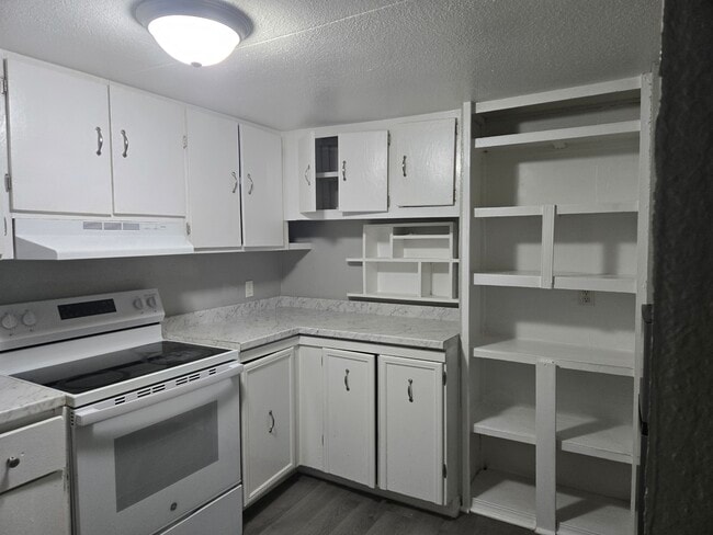 Building Photo - 35312 N Newport Hwy