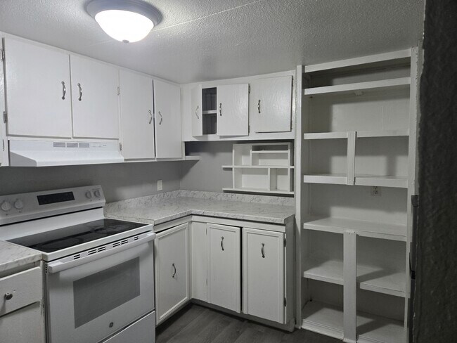 Foto del edificio - 35312 N Newport Hwy