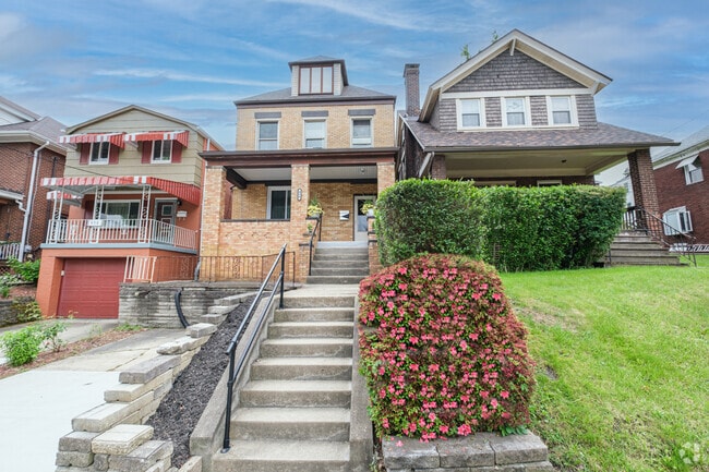 Building Photo - 956 Greenfield Ave