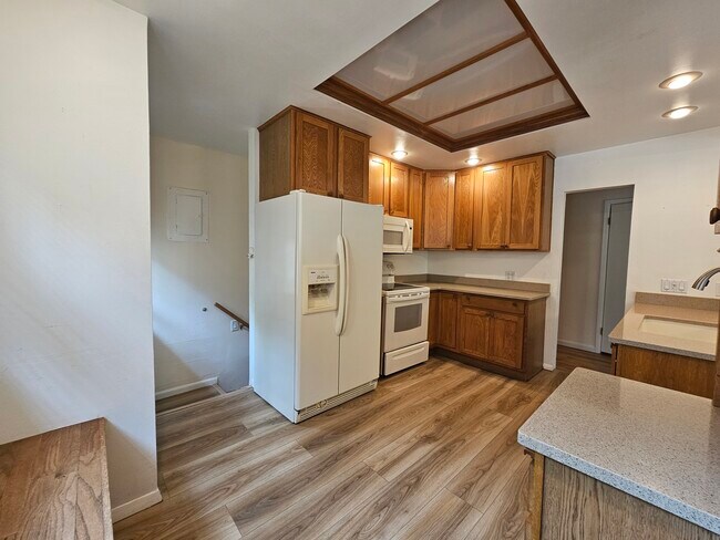 Building Photo - 1806 W Yampa St