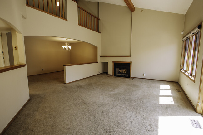 Living Room - 4415 Laguna Pl