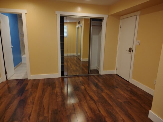 Building Photo - 1156 S Foothill Dr