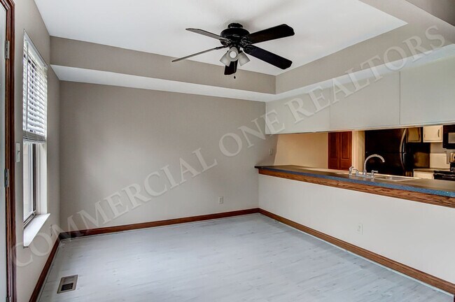 Building Photo - Great 3 Bedroom Home in Worthington Schools!