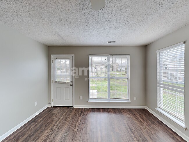 Foto del edificio - 1020 Ridgefield Circle