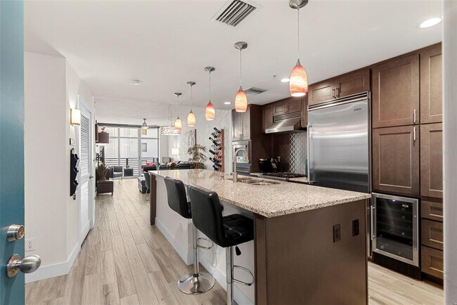 Foto del edificio - 1208 E Kennedy Blvd