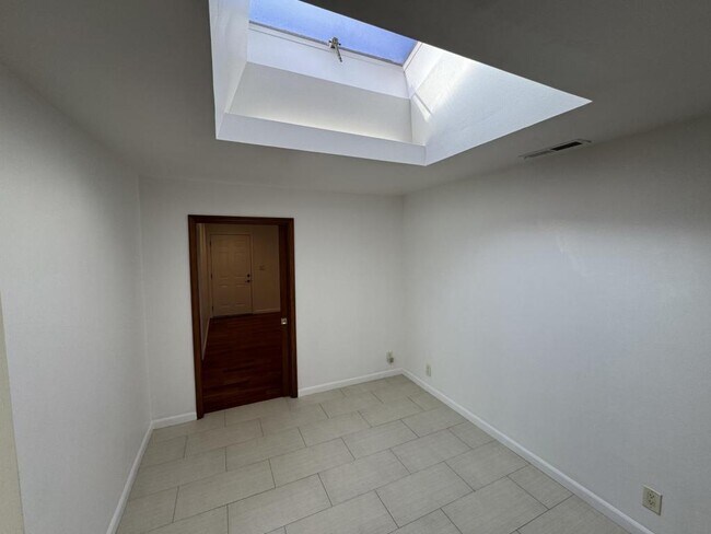 Foto del edificio - 47436 Fernald St