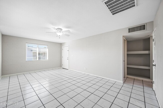 Foto del edificio - 837 E Alice Ave