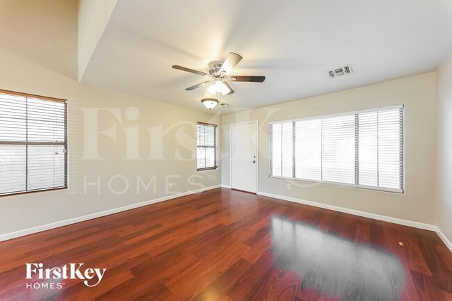 Building Photo - 12807 W Voltaire Ave