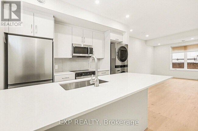 Photo du bâtiment - 1301 Dorchester Ave